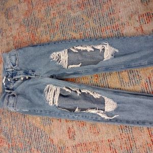 PacSun Ultra High Rise Slim - size 25 woman high rise ripped jeans.